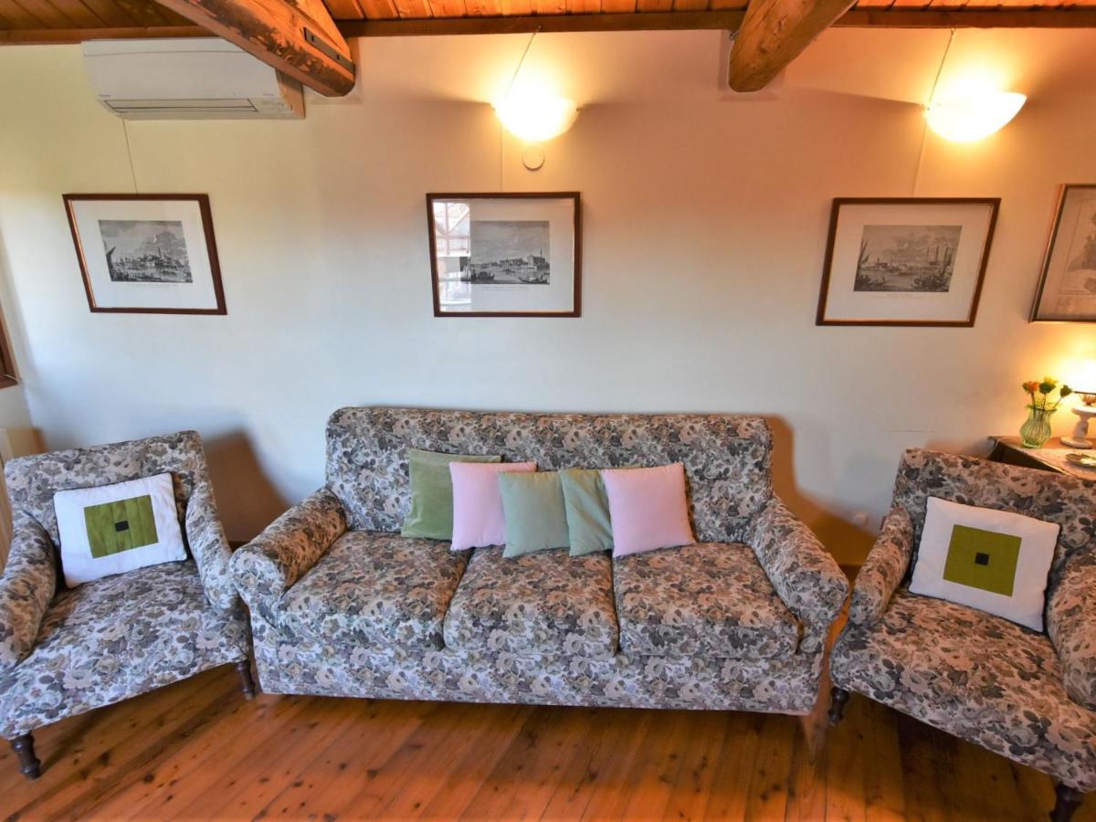 Apartment Fondamenta Del Rielo By Interhome Venice