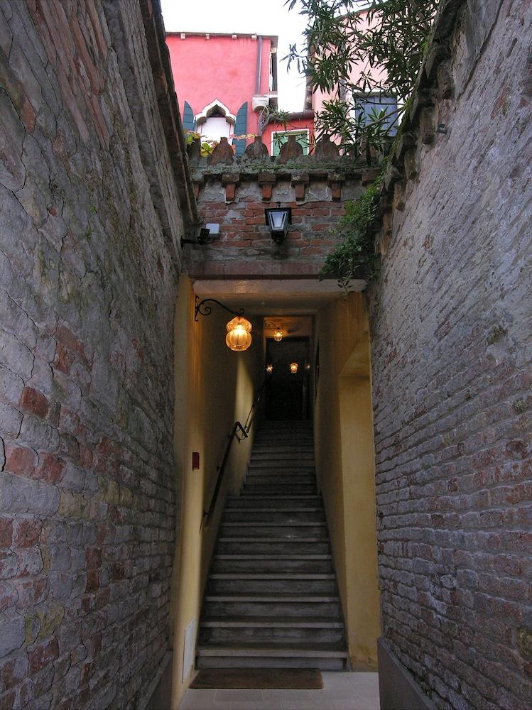 Ca' Centopietre 3* Venice