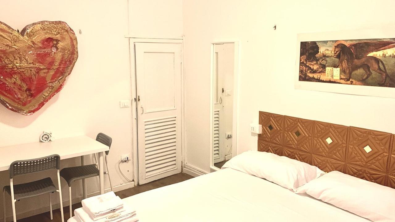 /room With Private Bathroom Veneza