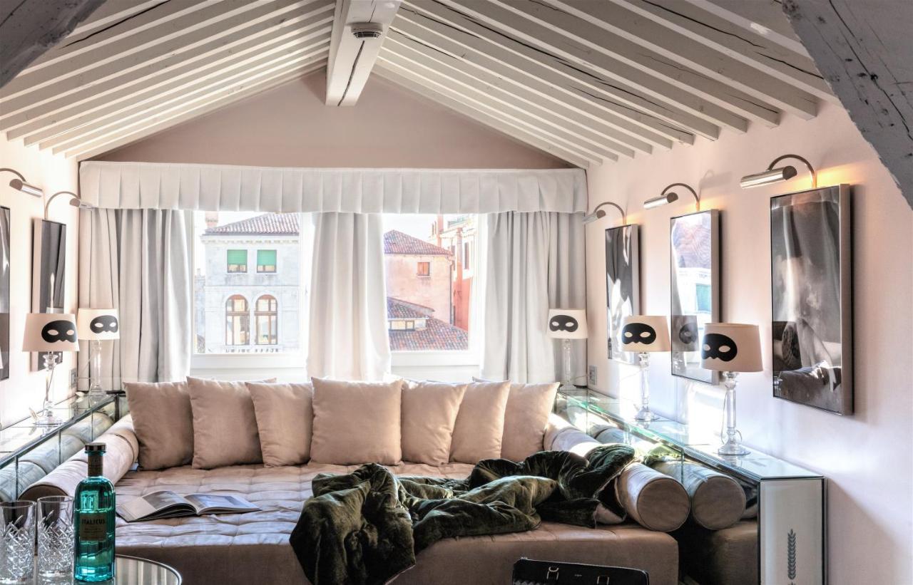 Palazzina Grassi 5* Venice