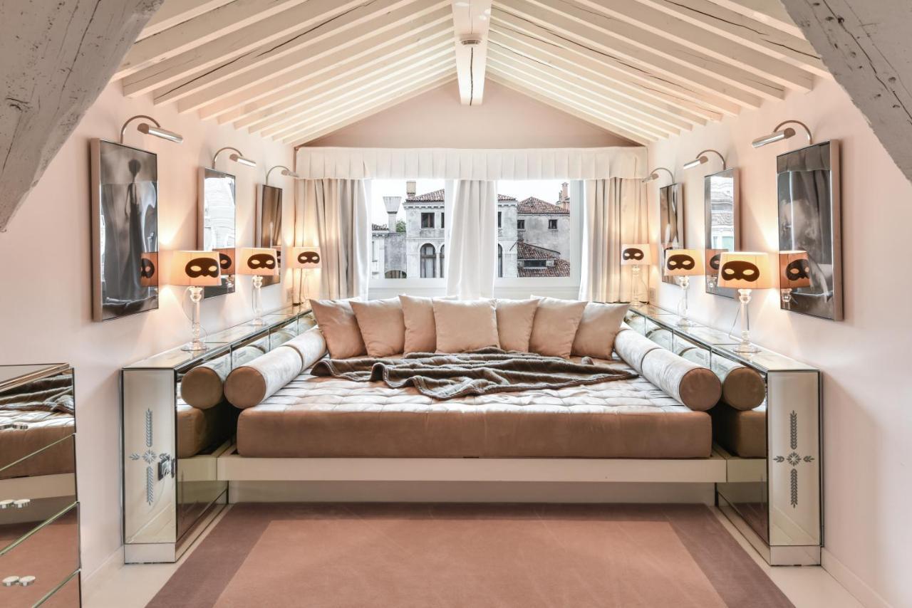 Palazzina Grassi 5* Venice