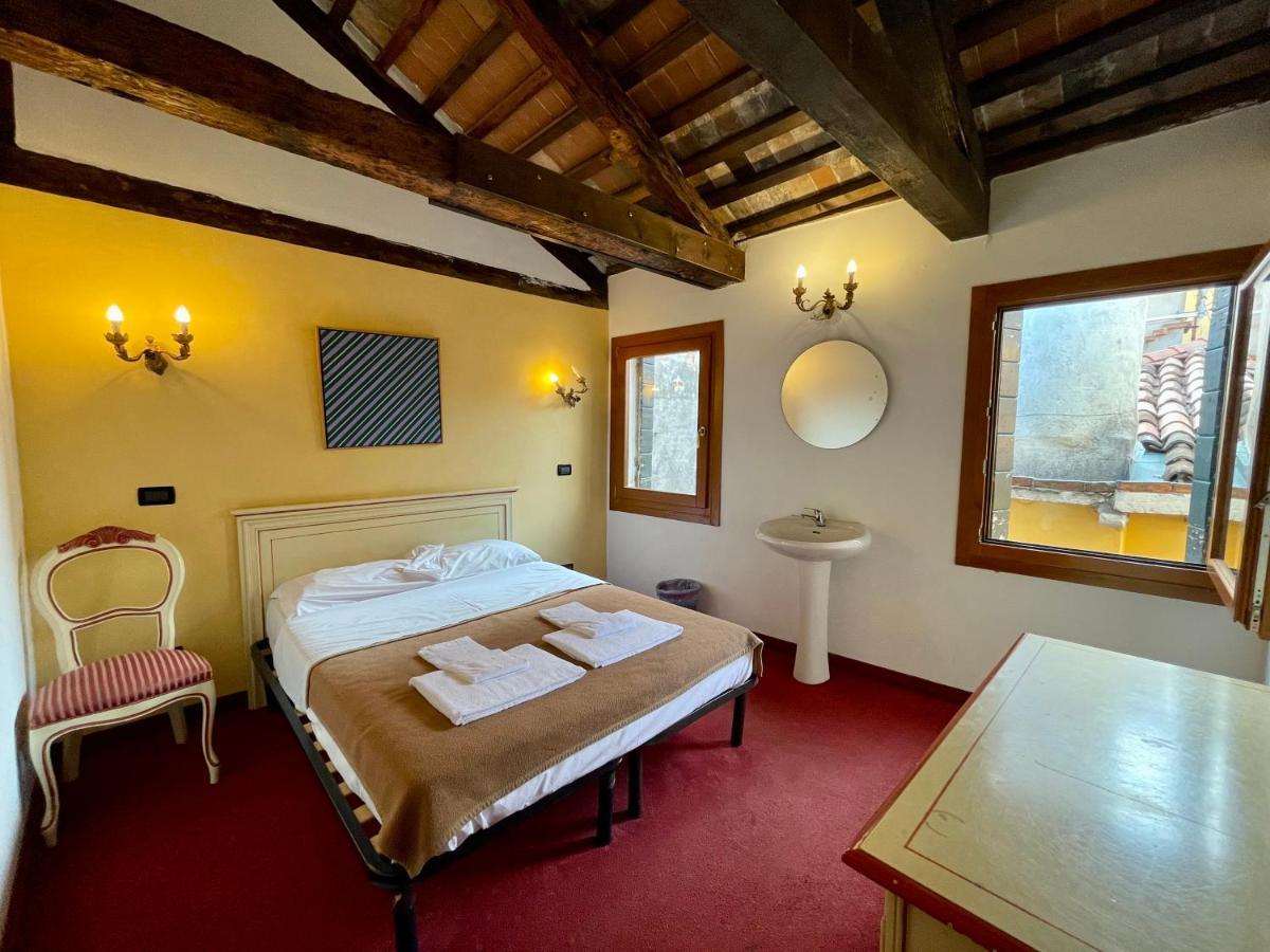 Hostel Ai Boteri