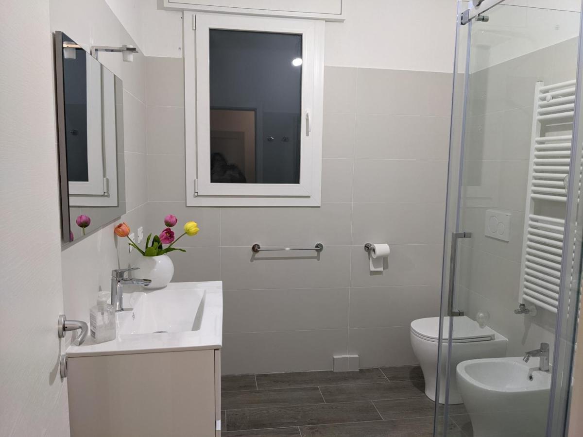 Appartamento Con Tre Stanze Da Letto Apartment *