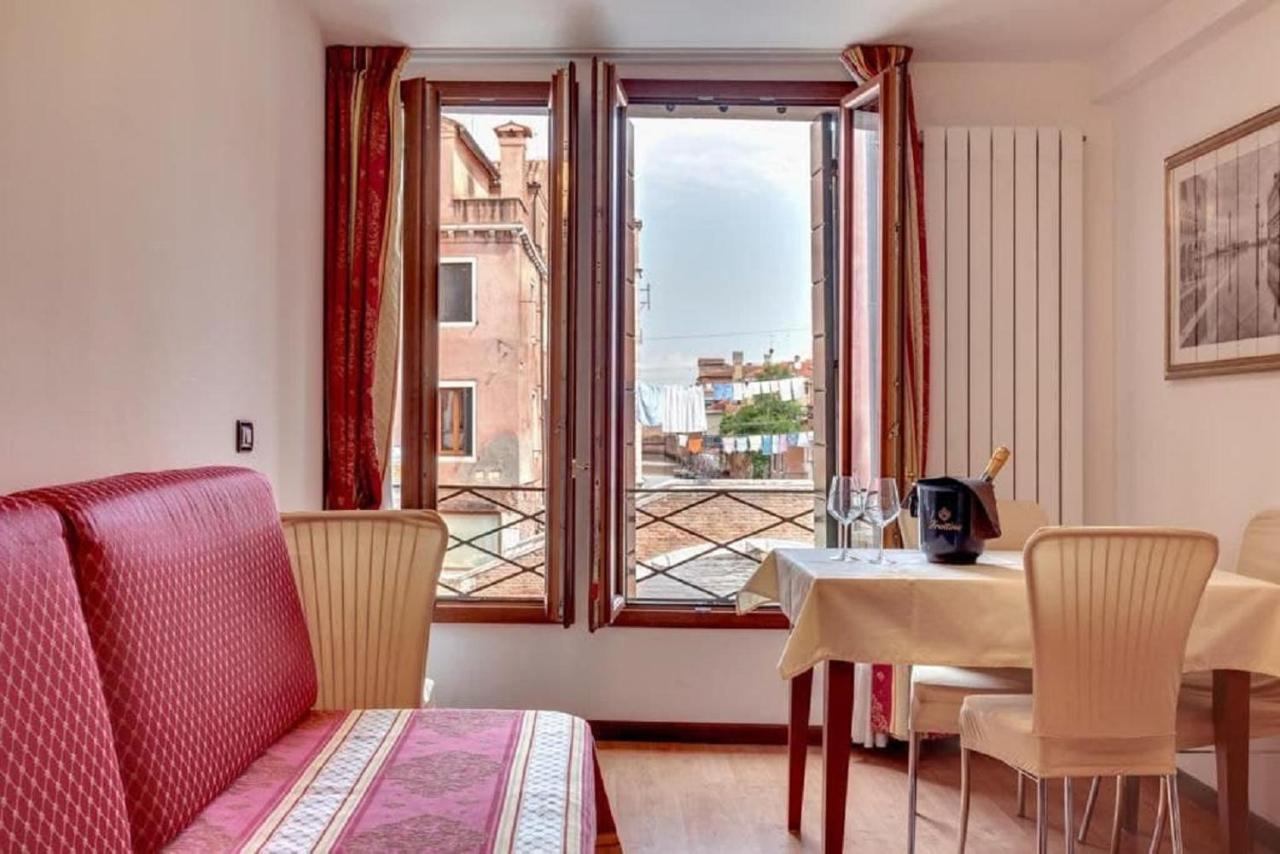 Heart Of Biennale Apartment