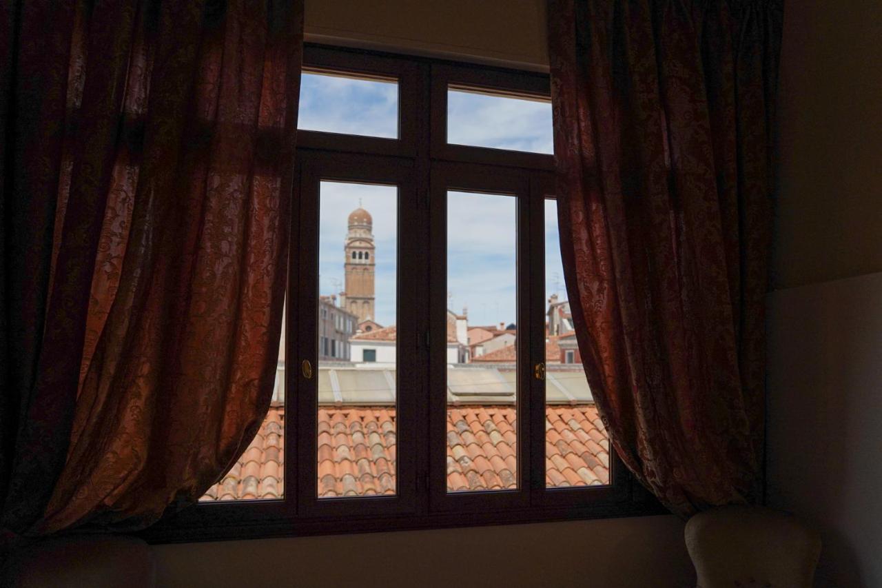 Ca' Longo Palace Damasco Veneza