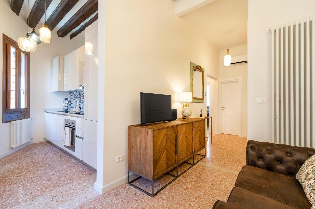 Querini Suite-balcony On Canal, Close To San Marco Apartment