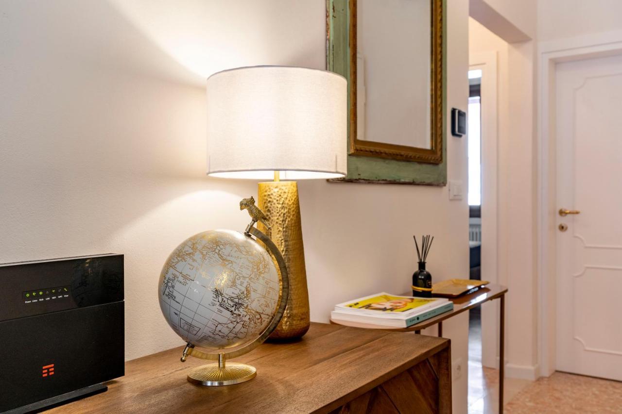 Apartment Querini Suite-balcony On Canal, Close To San Marco *