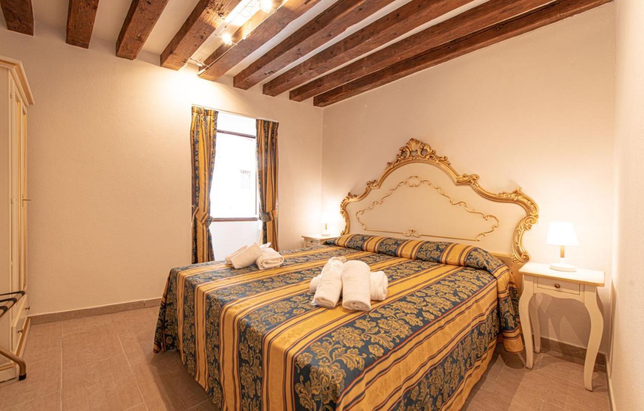 Ca' Leoncino - Canal Front Apartment *