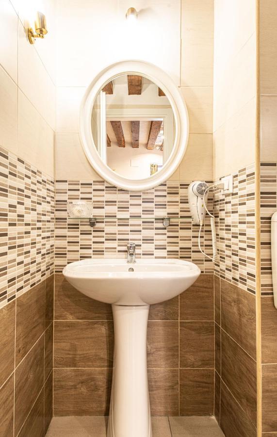 Ca' Leoncino - Canal Front Apartment Venice
