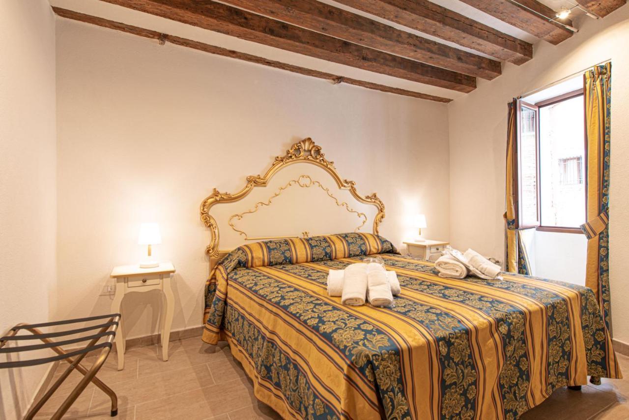 Ca' Leoncino - Canal Front Apartment
