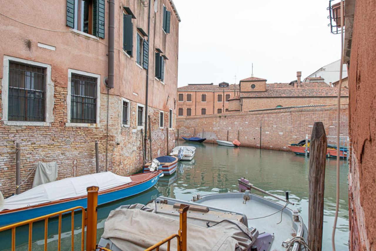 Ca' Leoncino - Canal Front Apartment Venice