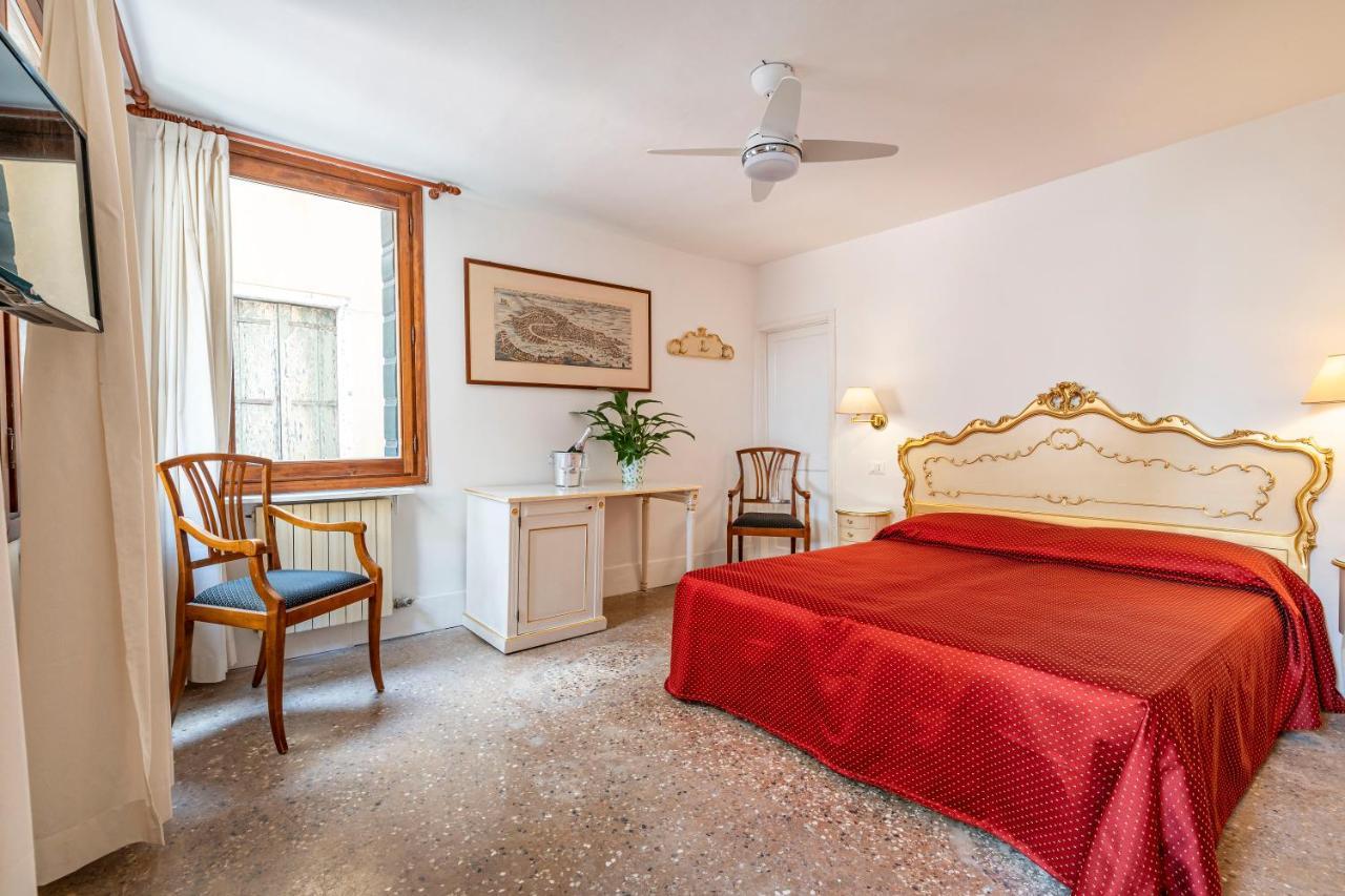 San Luca Flats Aparthotel 3*