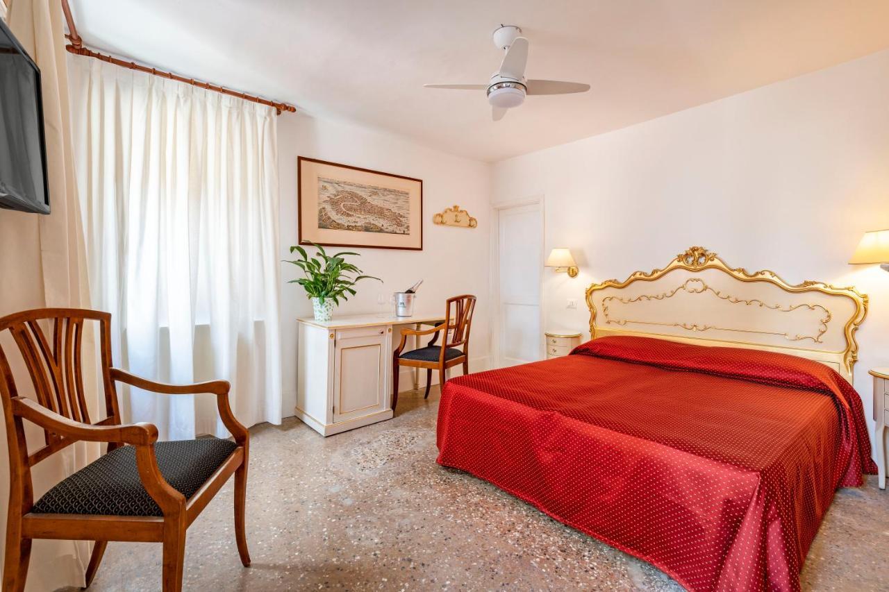 San Luca Flats