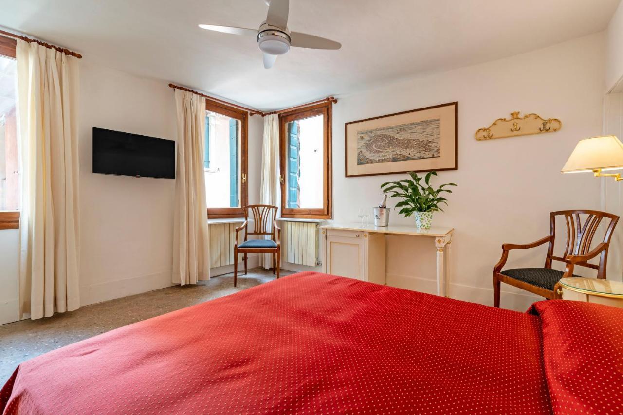San Luca Flats