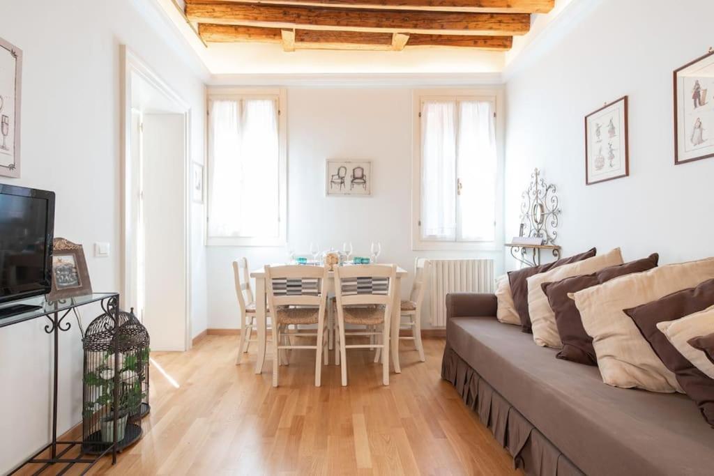 Casa Claudia Ai Frari Apartment Venice