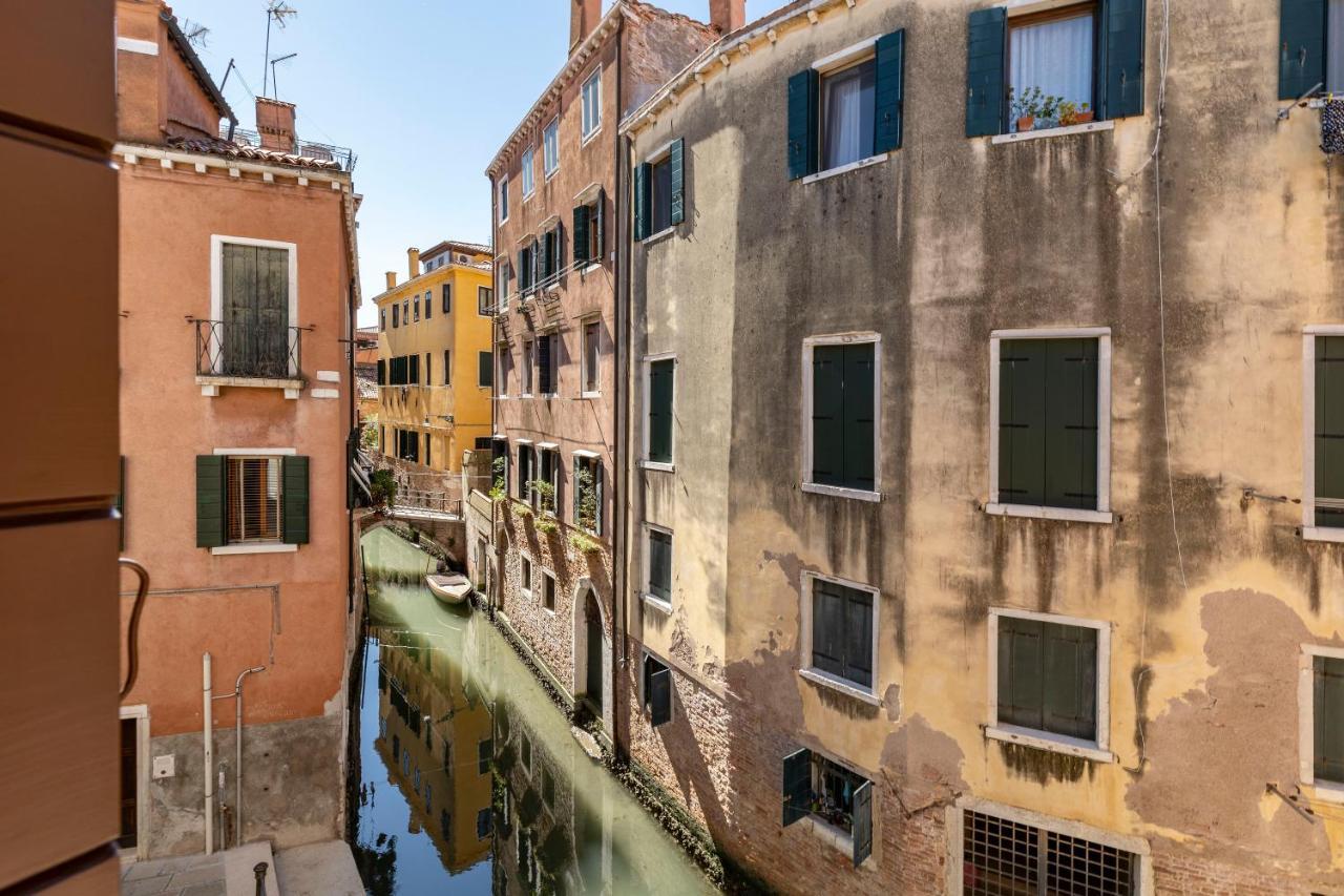Apartment Querini Suite-balcony On Canal, Close To San Marco Venice