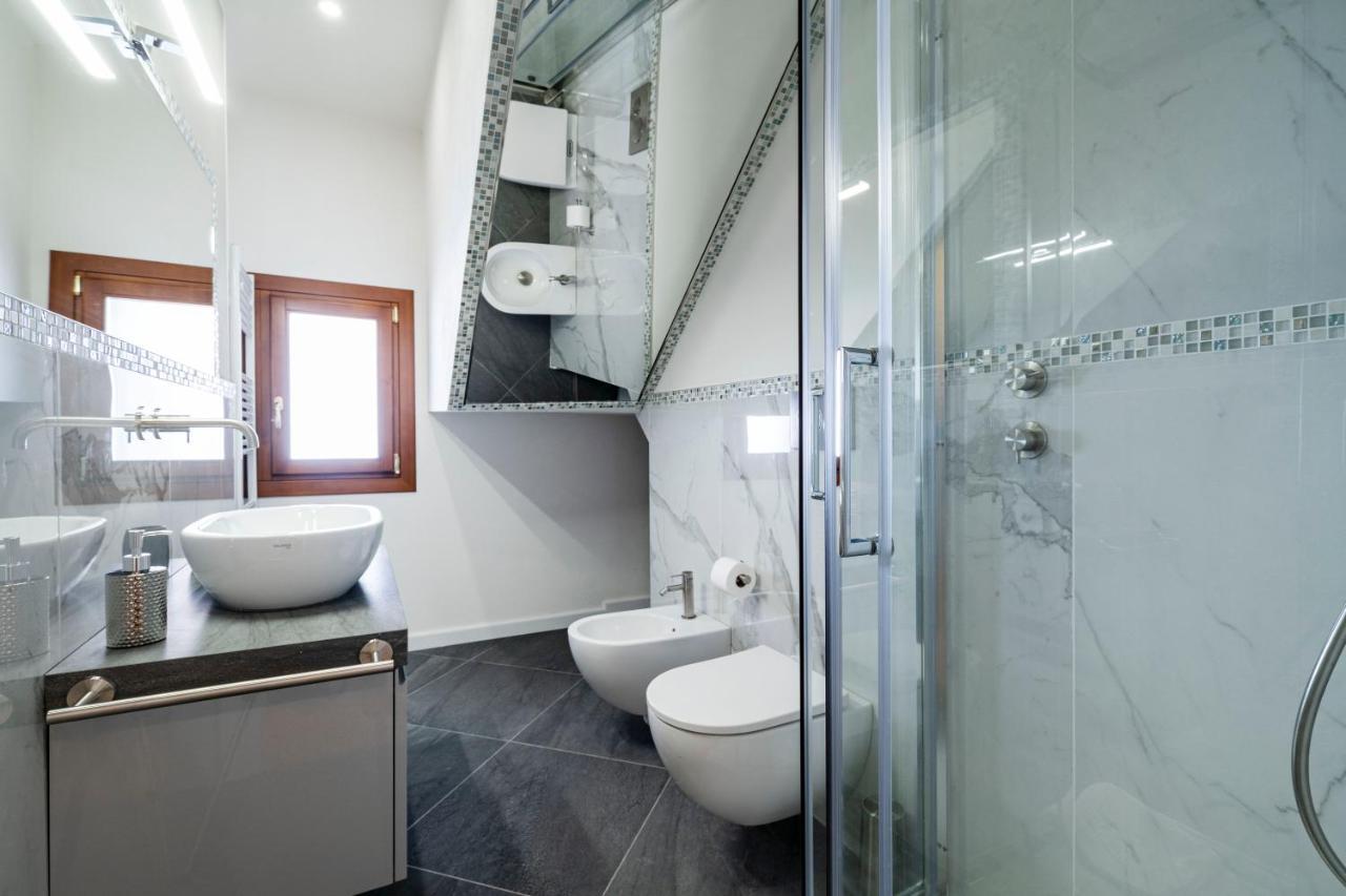 Querini Suite-balcony On Canal, Close To San Marco Apartment