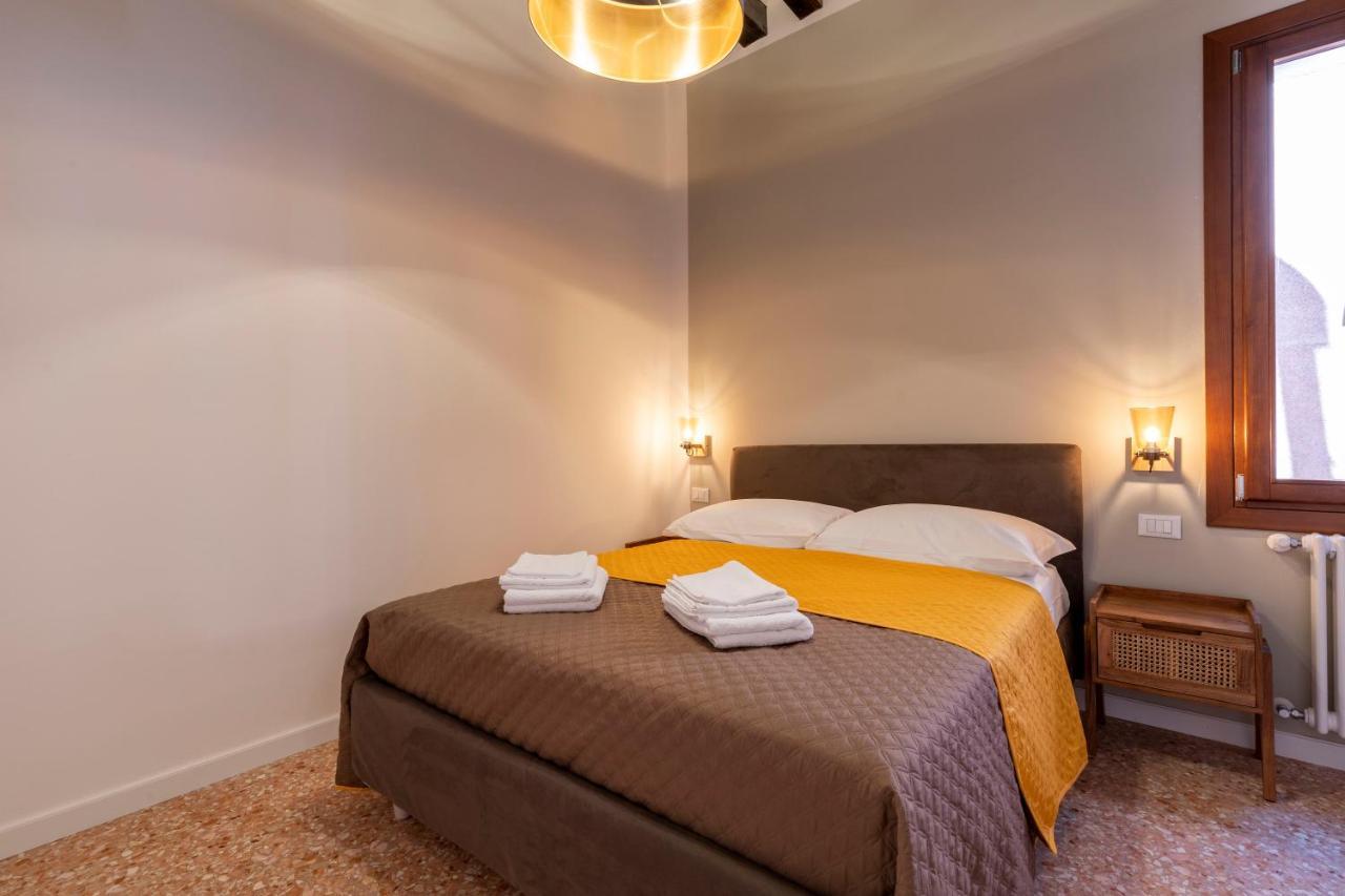 Querini Suite-balcony On Canal, Close To San Marco Apartment Venice