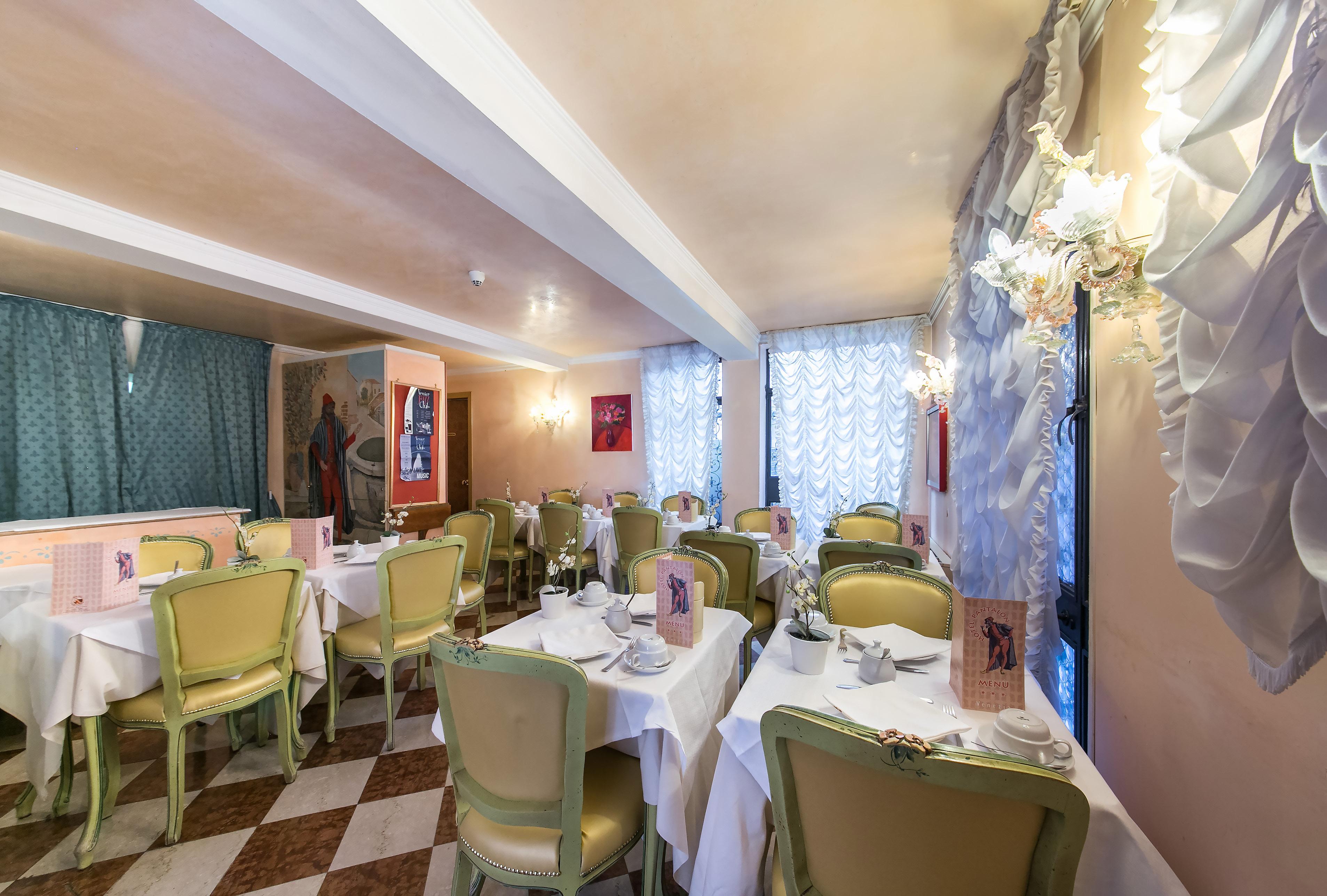 Hotel Pantalon Veneza