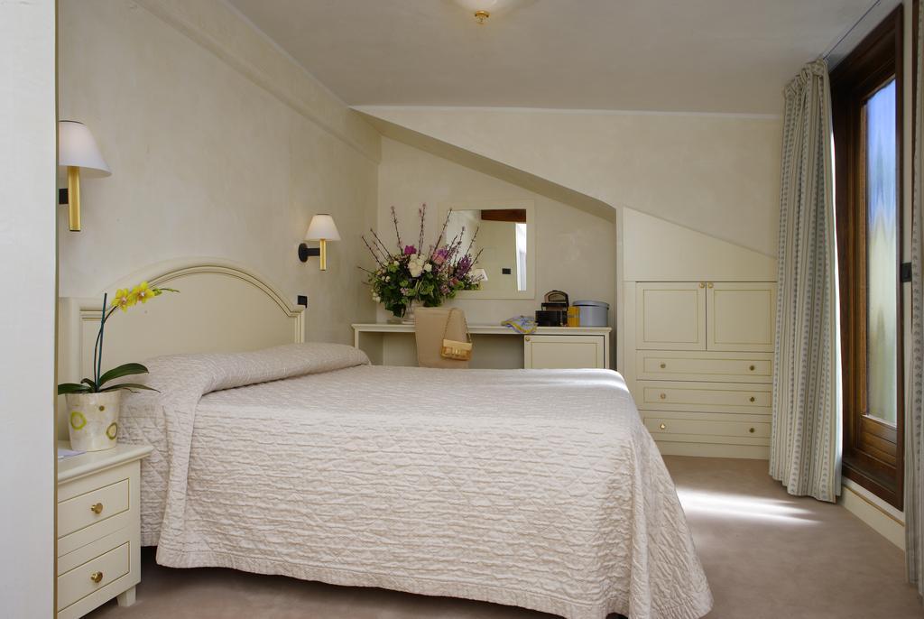 Hotel Carlton Capri 3*