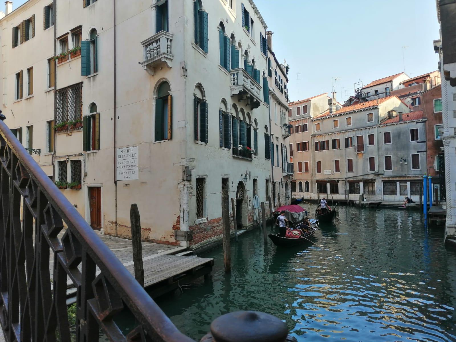 Fava Hotel 2*