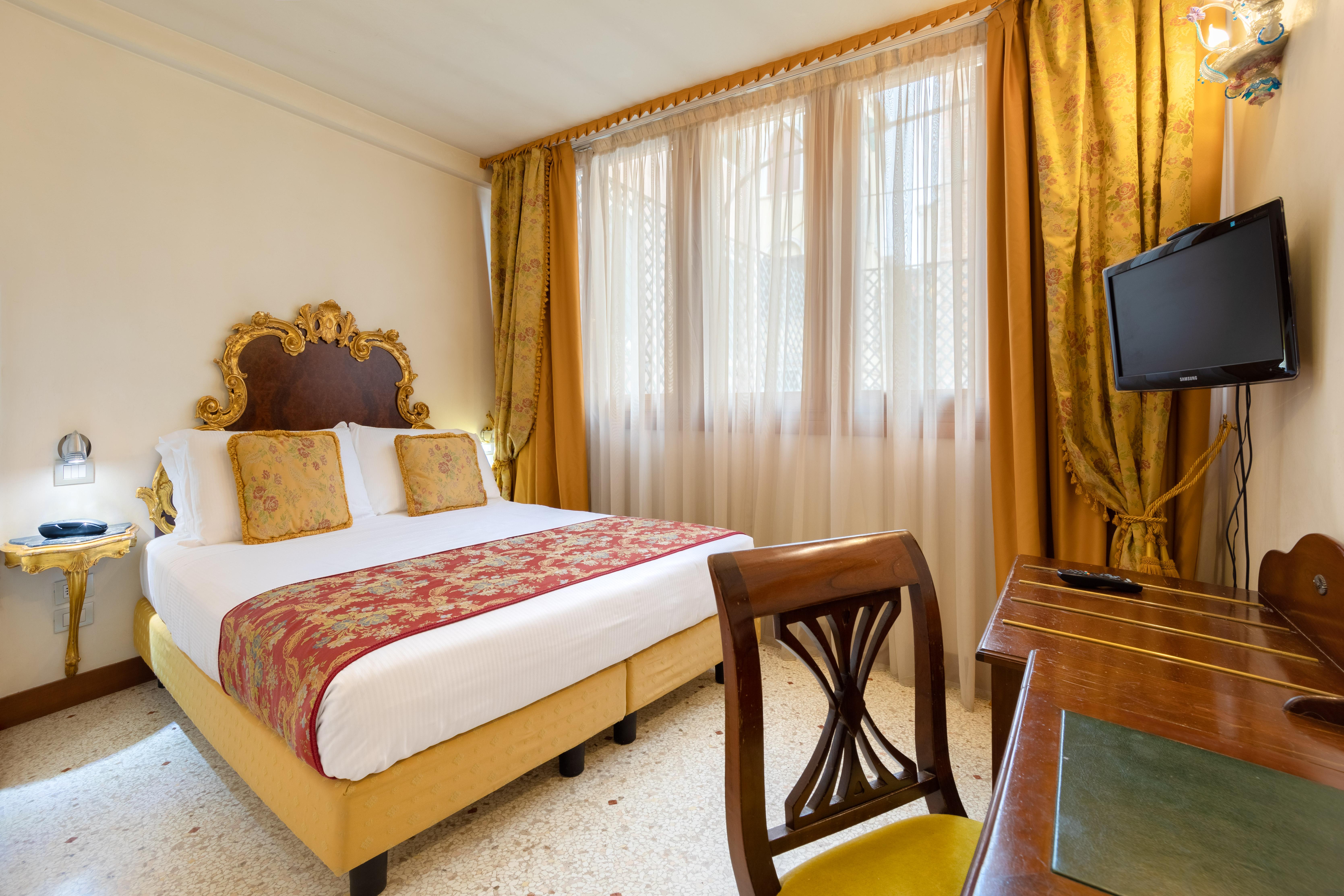 Palazzina Fortuny 3* Venice