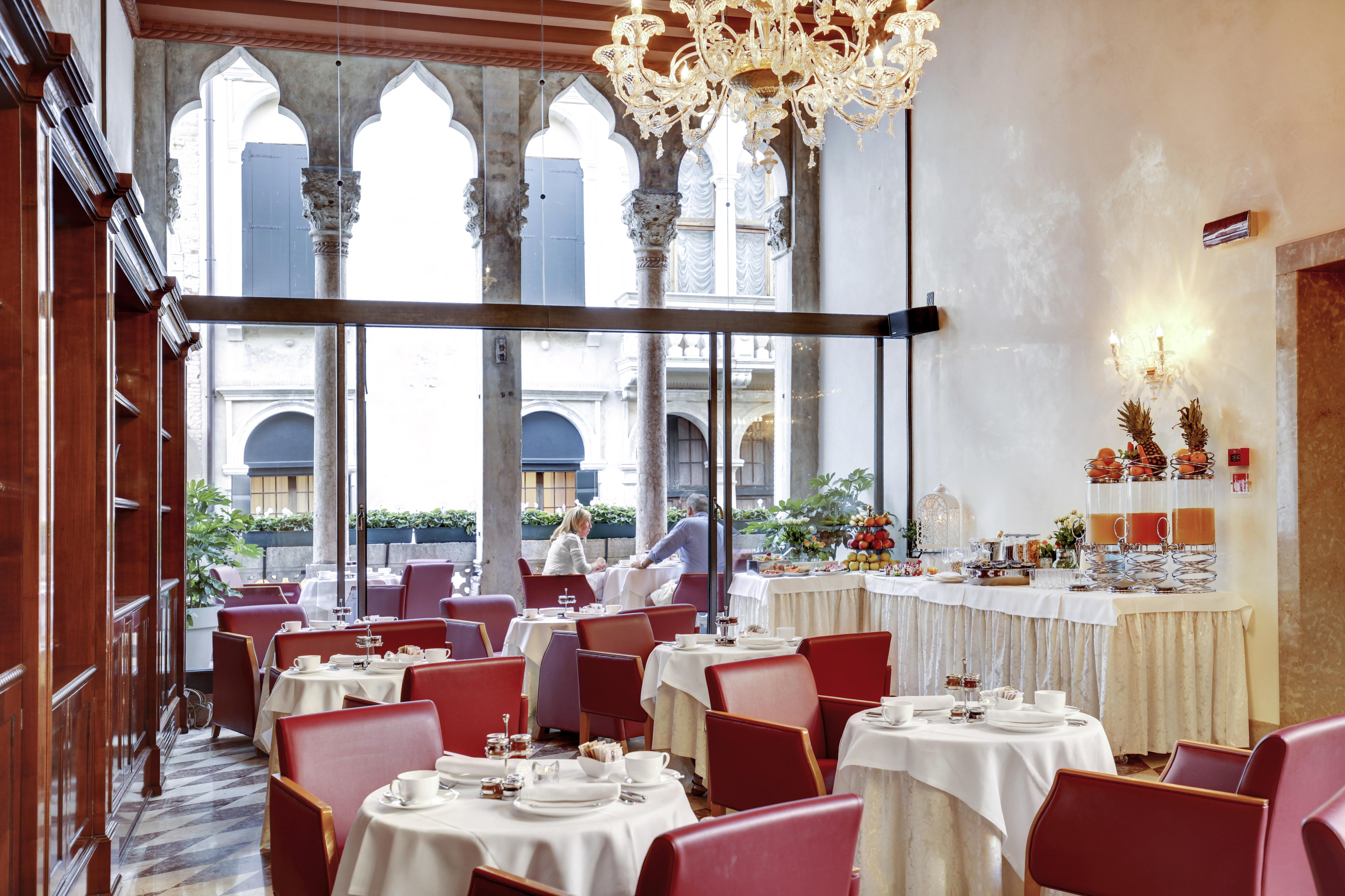 Dona Palace Hotel