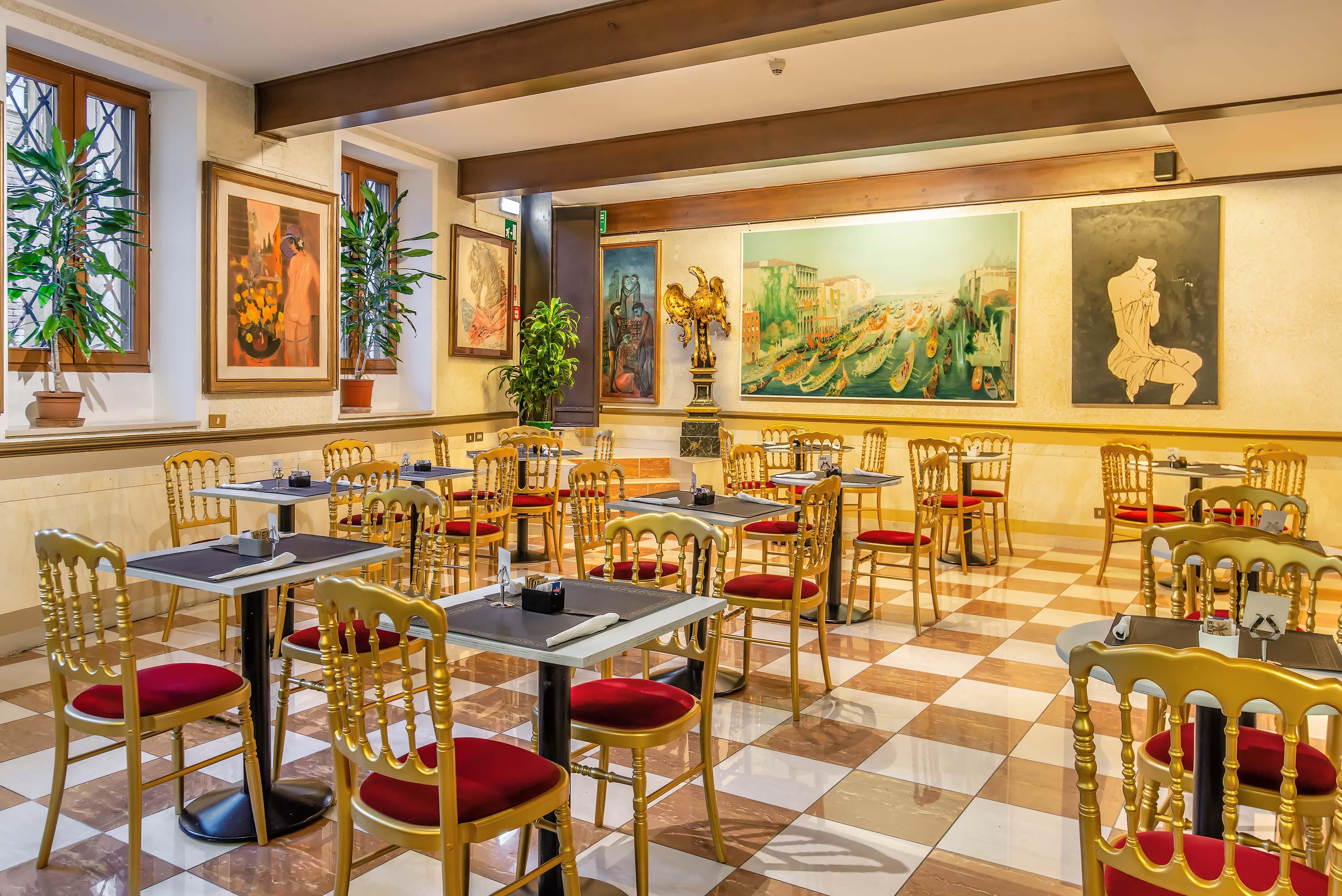 La Fenice Et Des Artistes Hotel
