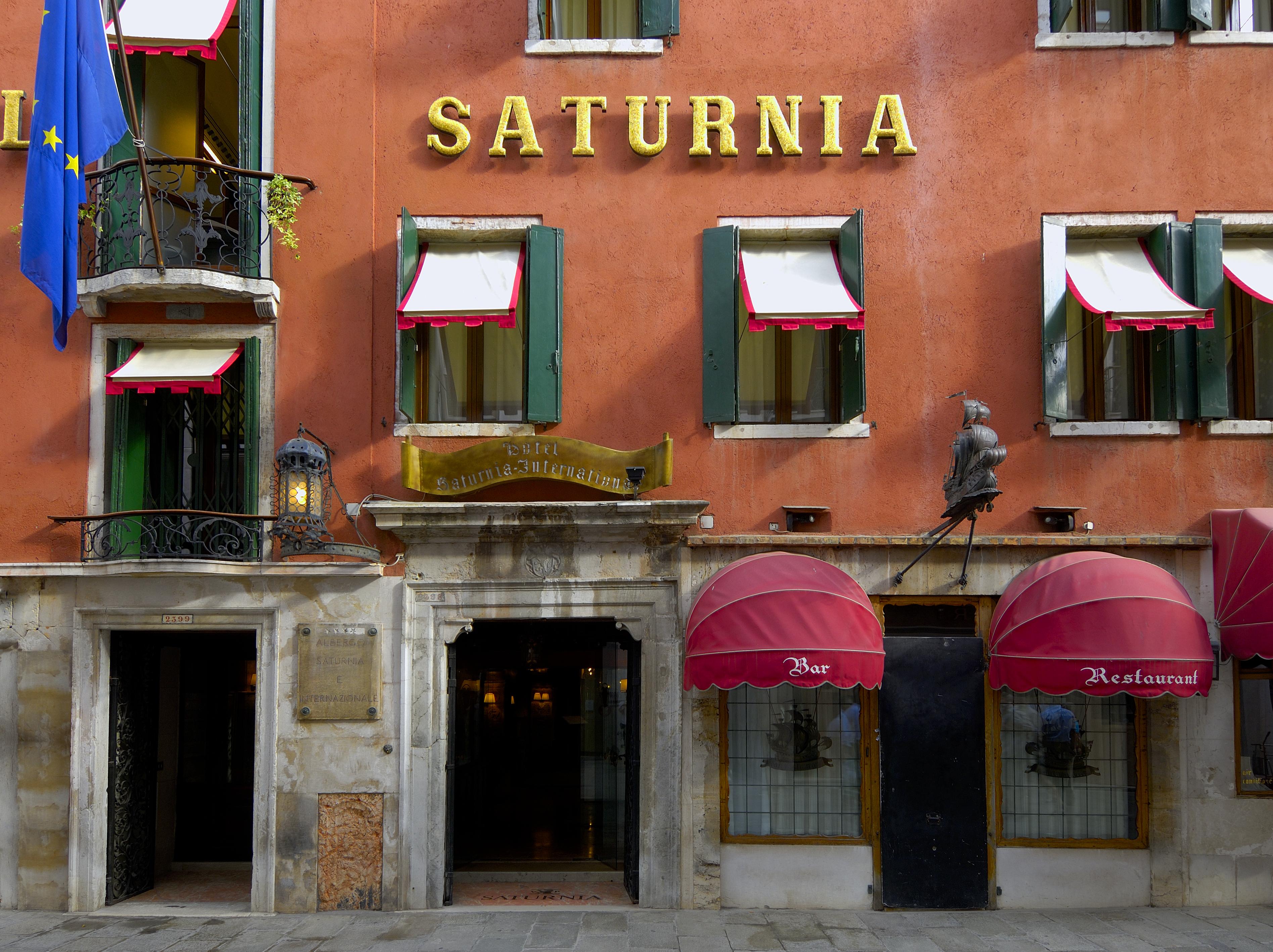 Hotel Saturnia & International