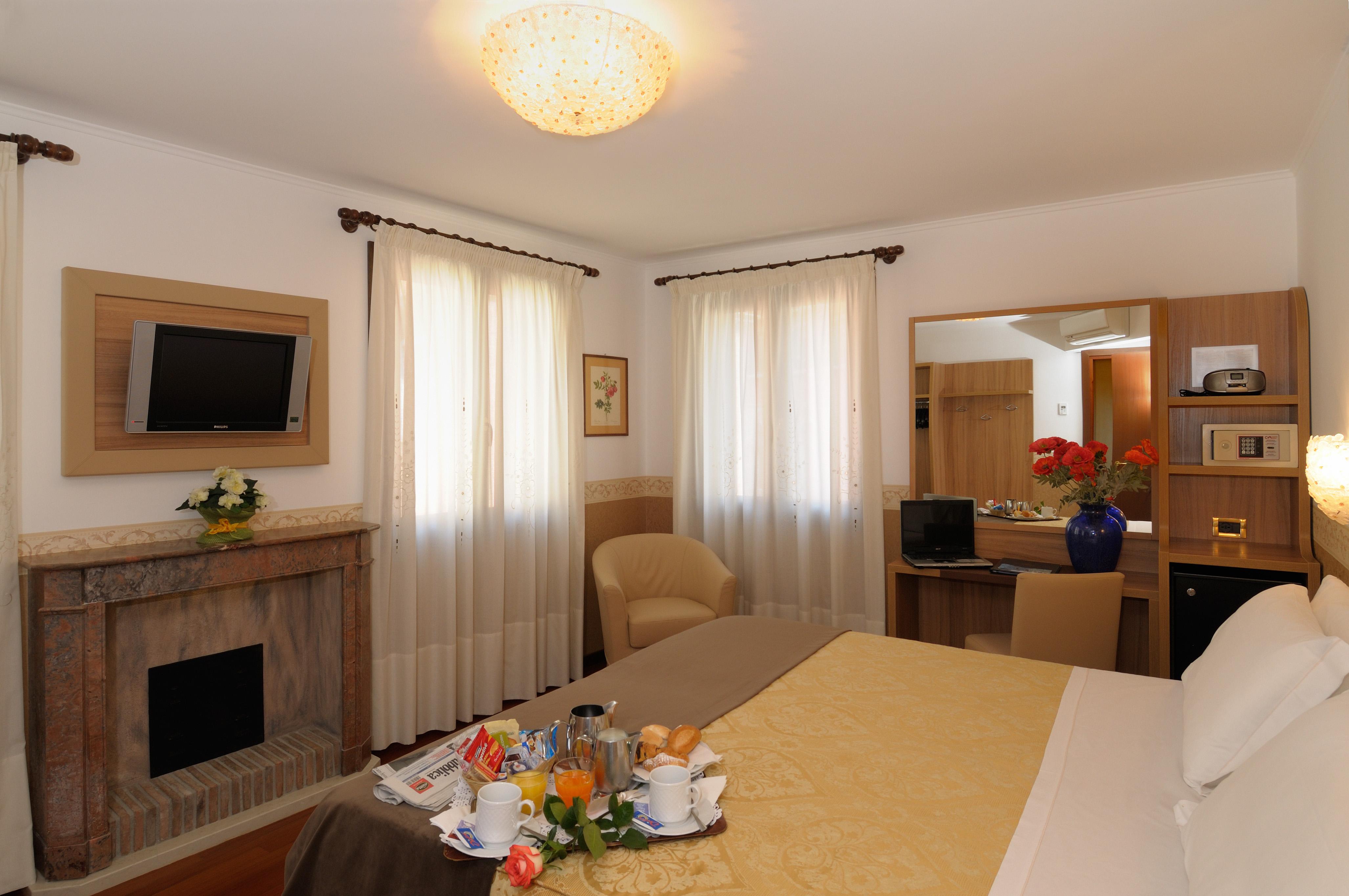Hotel Unahotels Ala Venezia-adults 16 3*