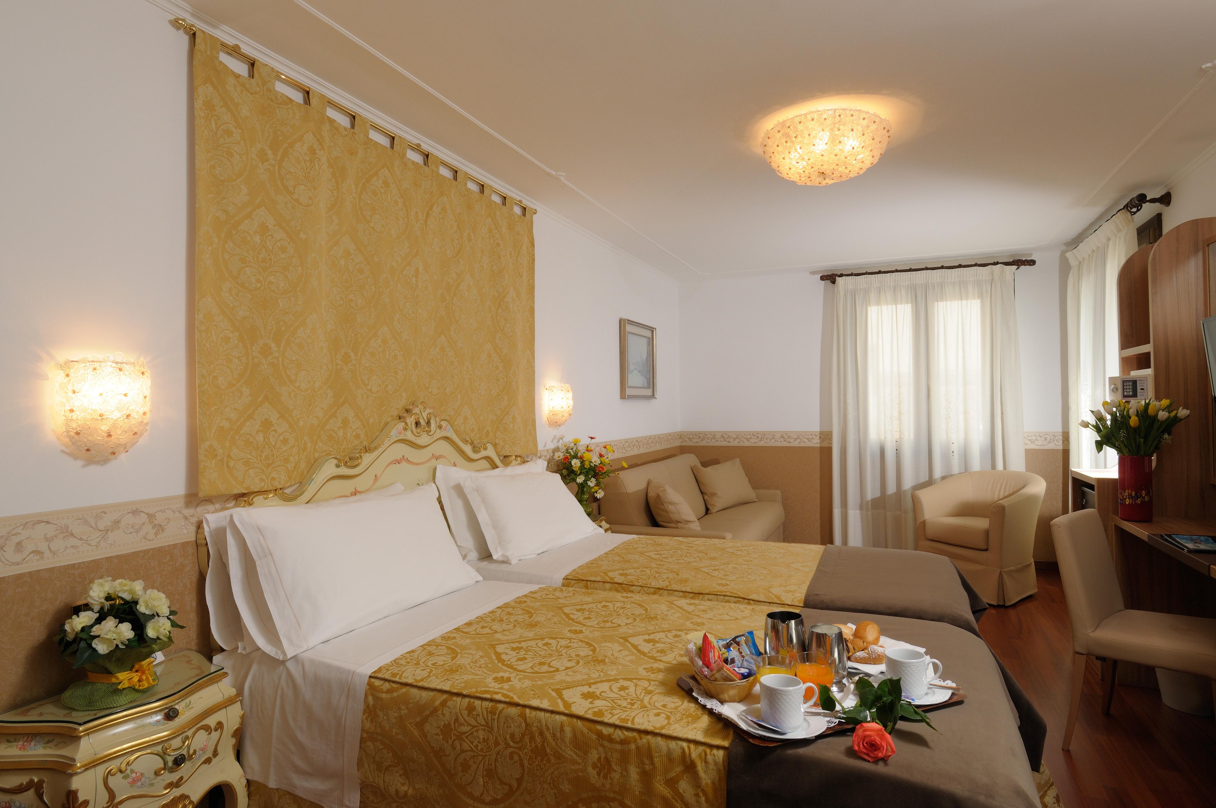 Unahotels Ala Venezia-adults 16