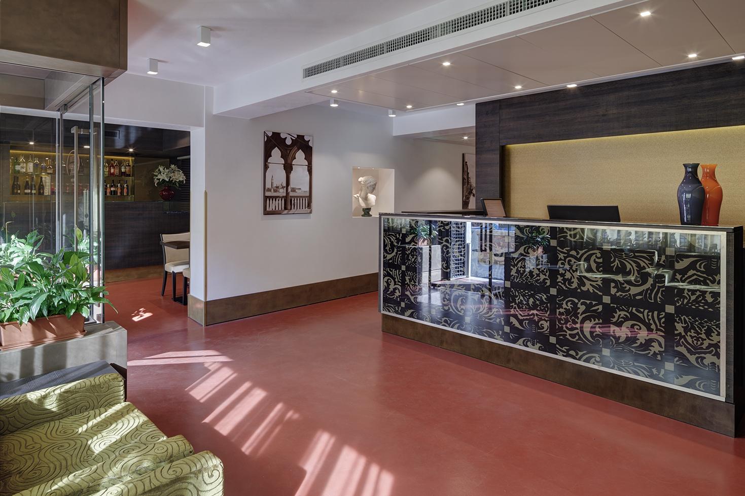 American-dinesen Hotel