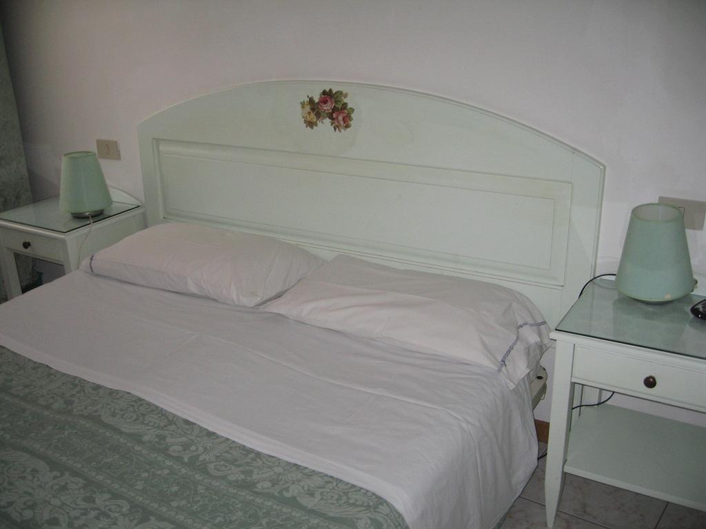Adua 2* Veneza