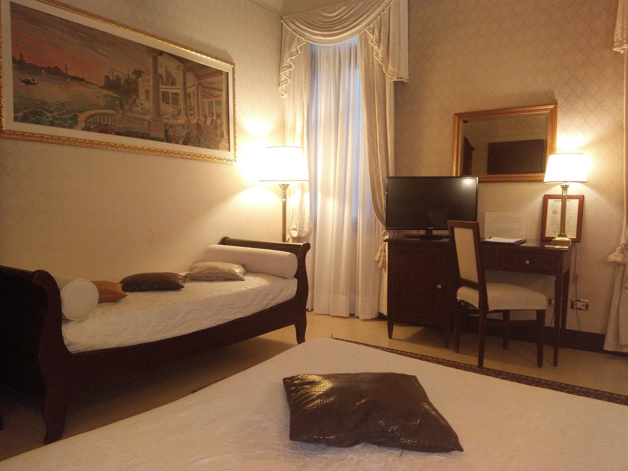 Ca' Del Nobile Hotel 3*