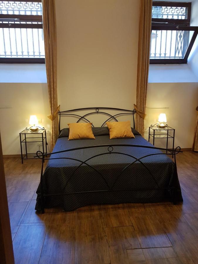Sarlette Cozy Venice