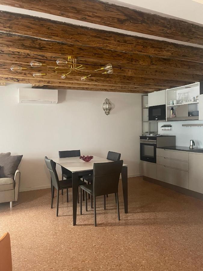 Ca' Ai Sospiri Apartment