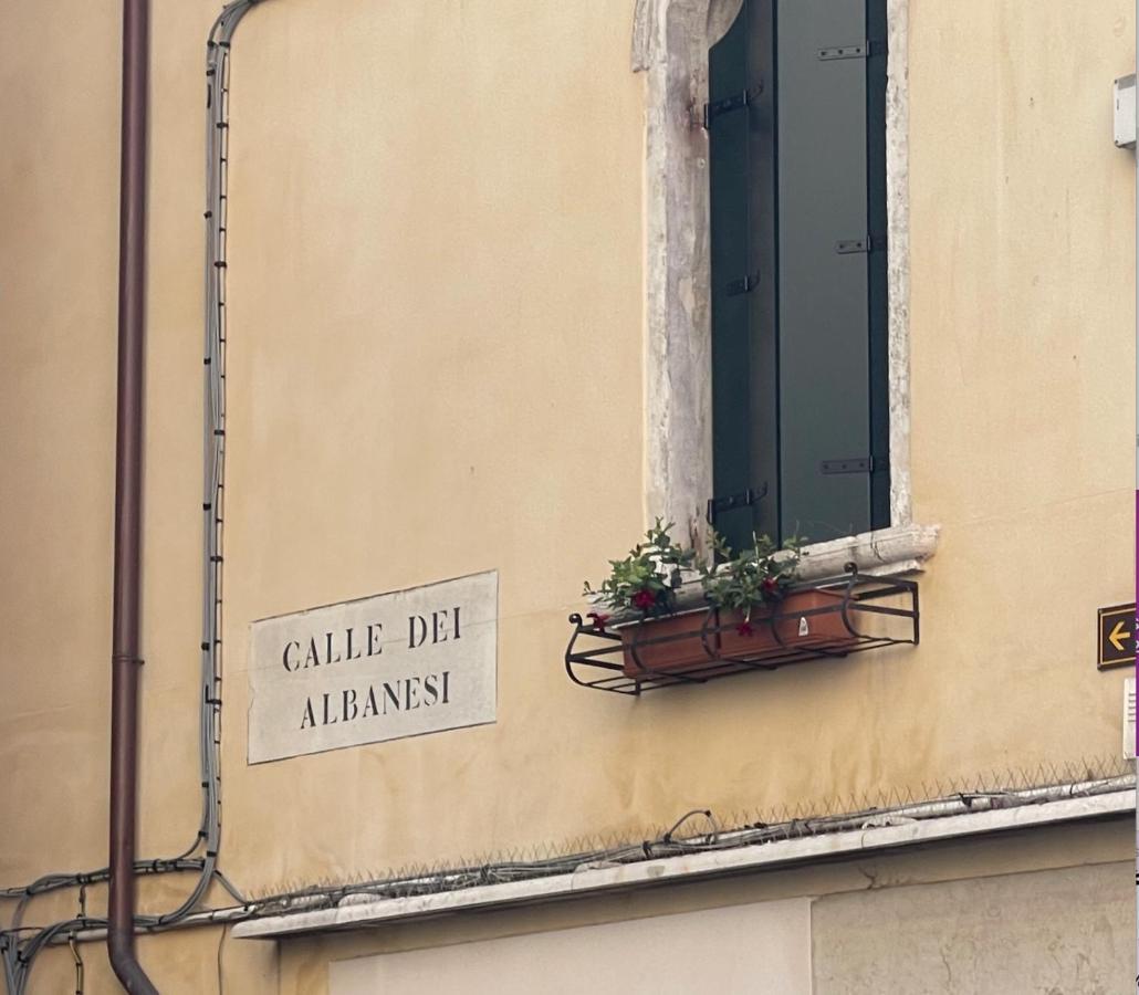 Ca' Ai Sospiri Venice