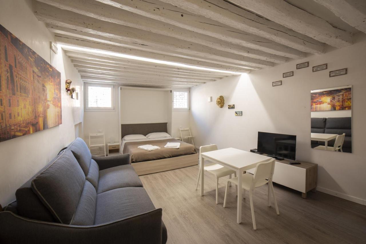 Apartment Ca Della Luna Venexiana By Venicevillas