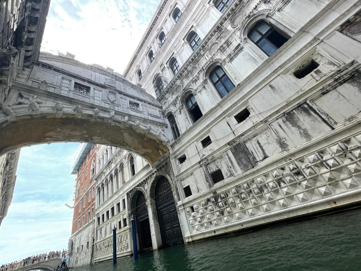 Ca' Ai Sospiri Venice