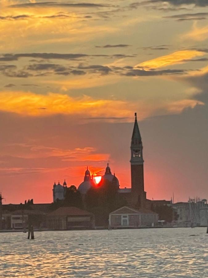 Ca' Ai Sospiri * Venice