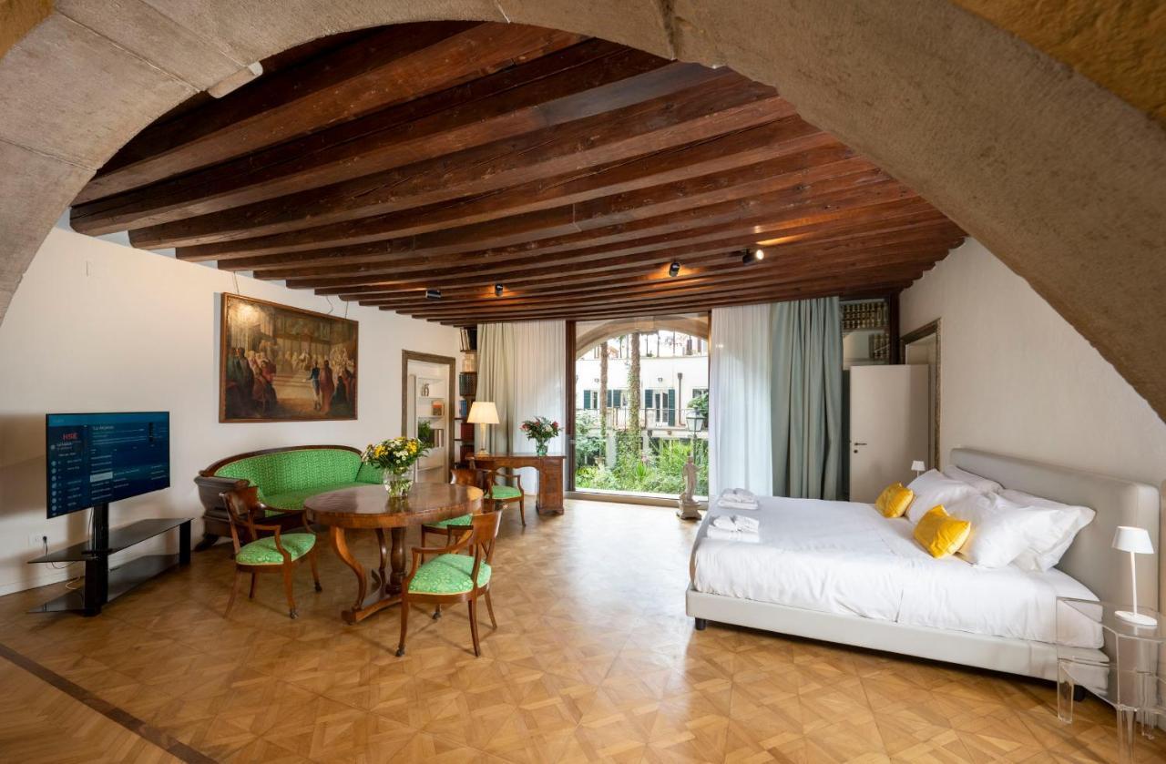 Mocenigo Grand Canal Luxury Apartment Venice