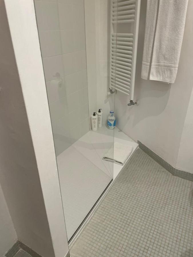 Modern Sunny In Residental Area Apartment Venice