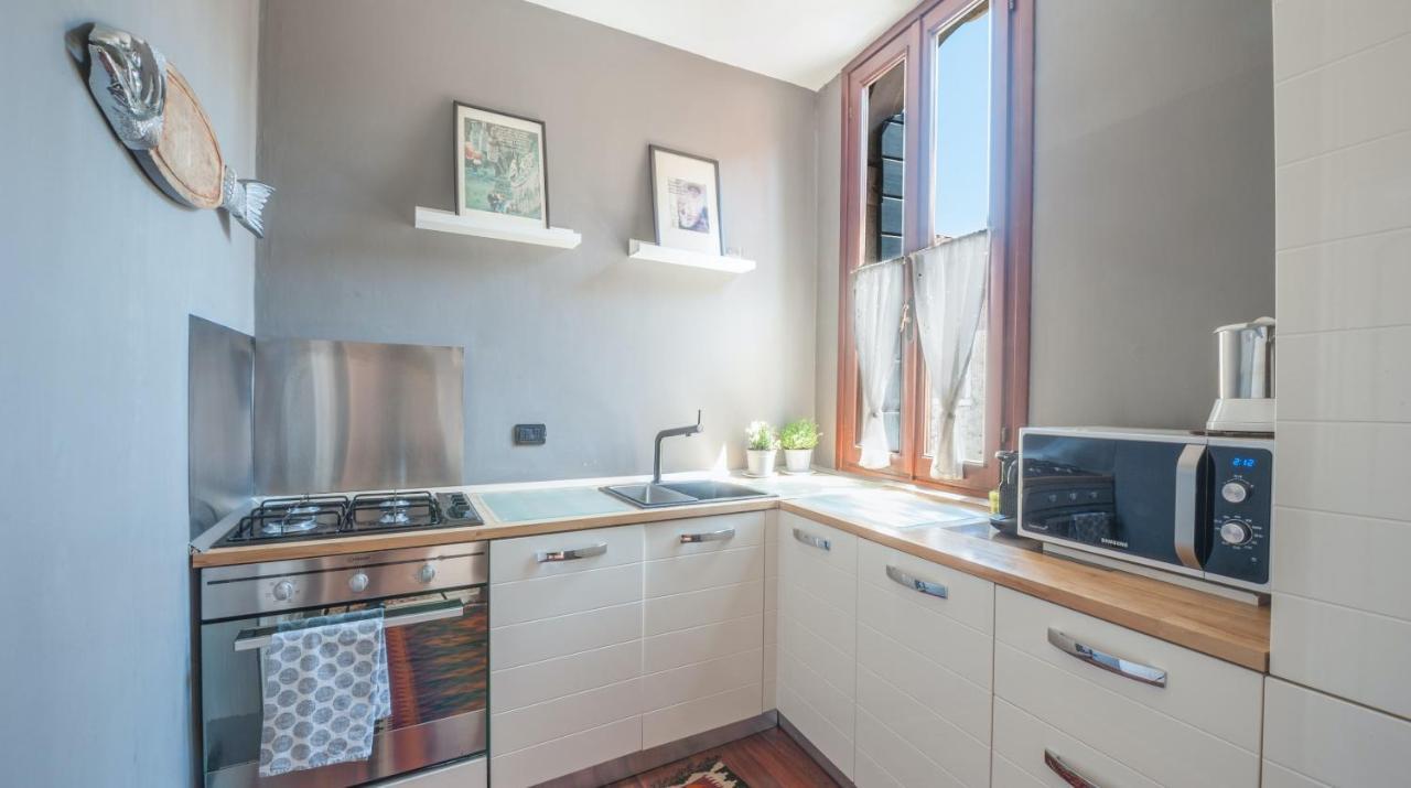 Stylish Renovated In The Heart Of The *