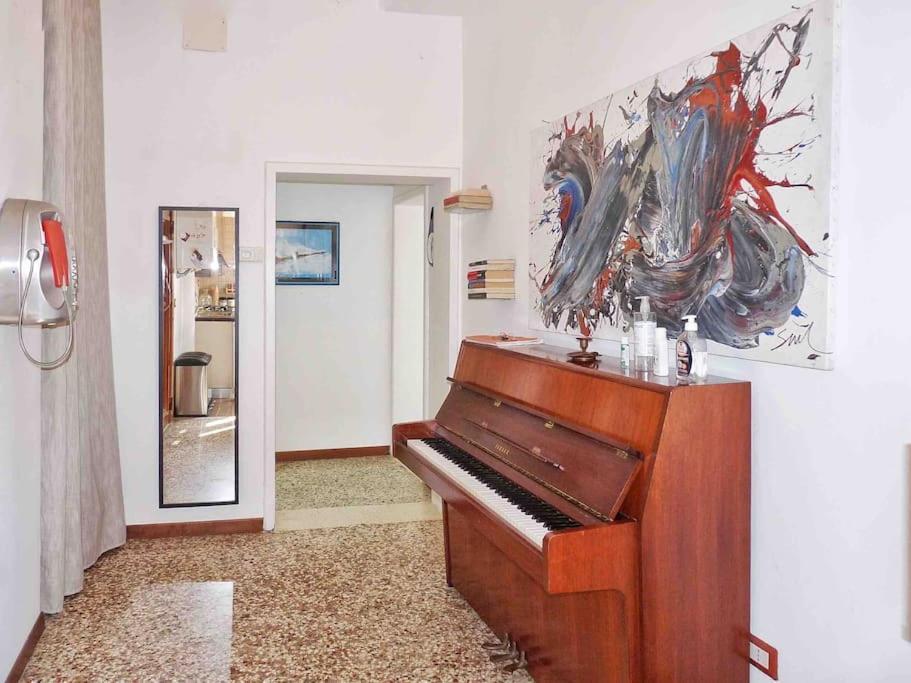Apartment Bright Channel View