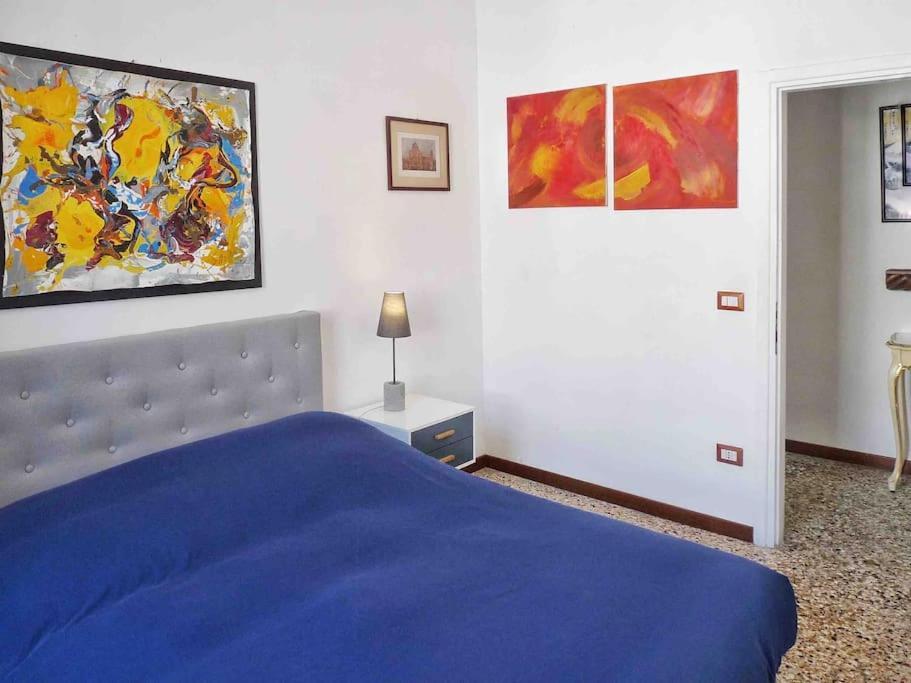 Bright Channel View Apartment *