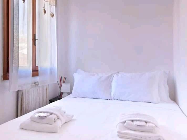 /room With Private Bathroom Acomodação com café da manhã 
