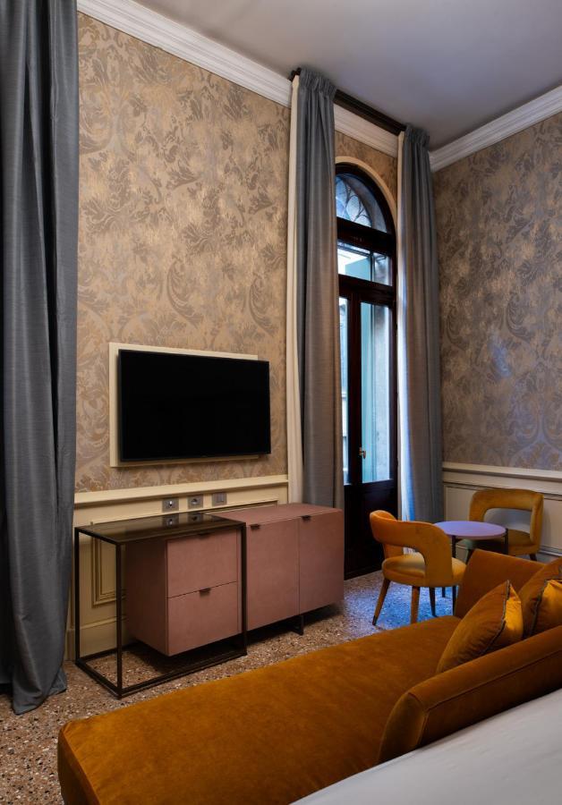 Eight Venezia