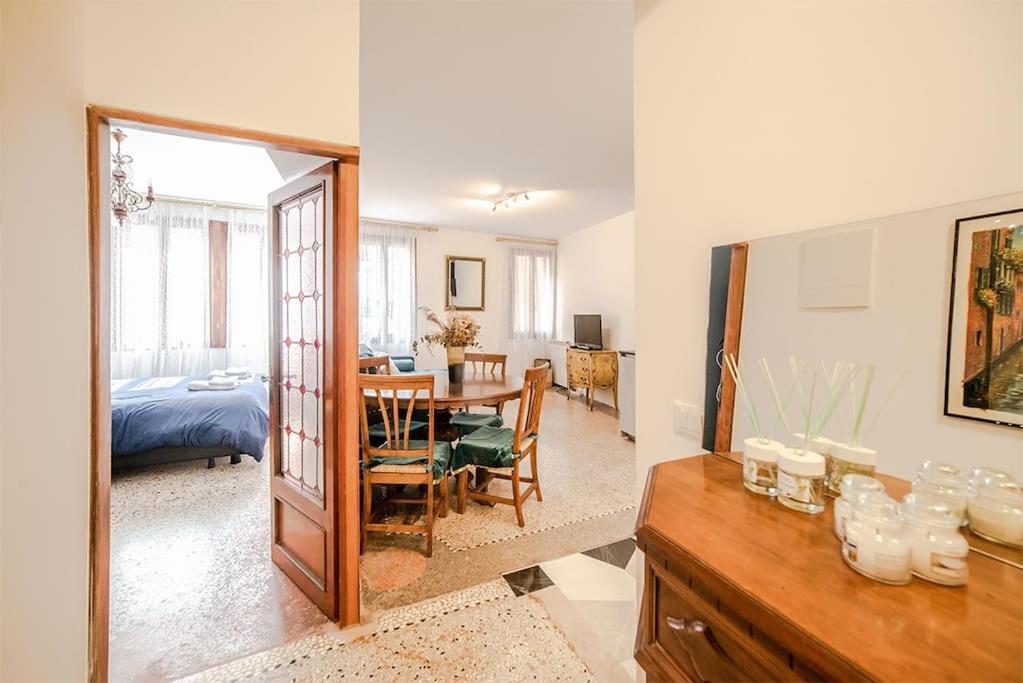 Delightful At 5 Mins From Rialto Bridge *