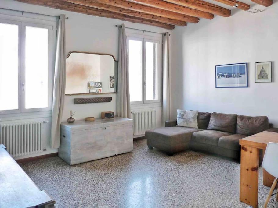 Apartment Bright Channel View
