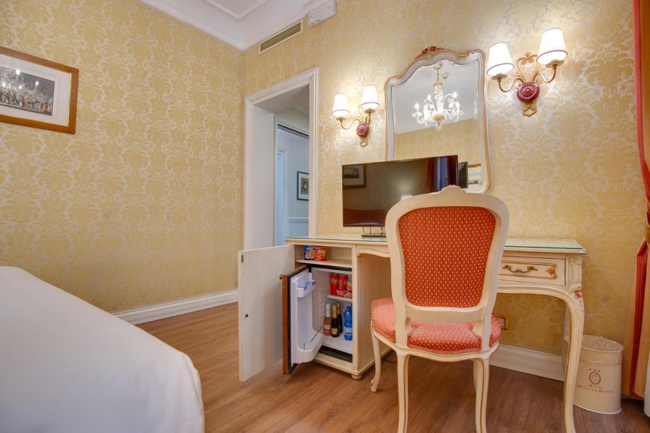 Hotel Antiche Figure 3*